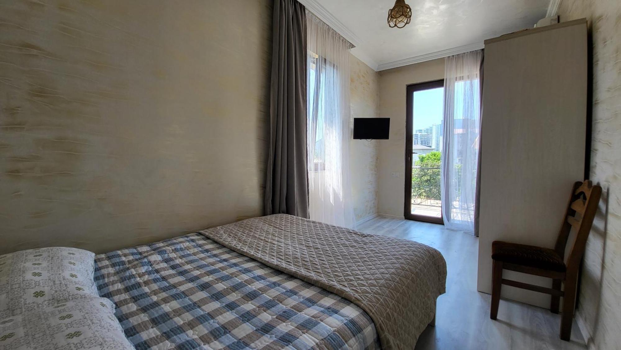 Guesthouse Gocha Beridze Batumi Exterior foto
